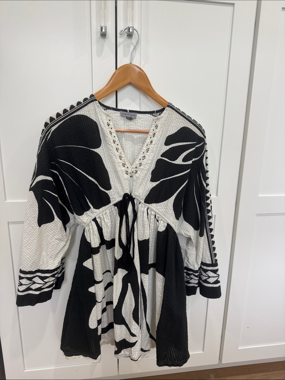 Black & White Floral V-Neck Women's Swim Coverup
